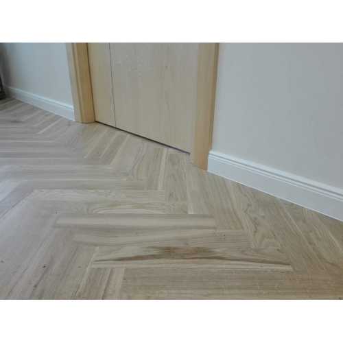Фото Плинтус Dollken (Долкен) Cubu Hamburger style 80 slim, 1328/ 5012 white белый (1уп=6 шт)