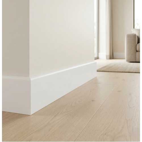 Фото Плинтус QUART вспененный ПВХ QUART, Белый 9003 (80*26.5*2200)