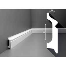 Широкий плинтус